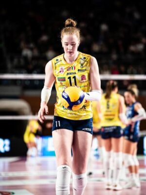 Isabelle Haak volley babe