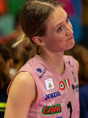 Lara Caravello hot volley babe