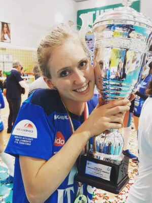 Lara Caravello volley champion