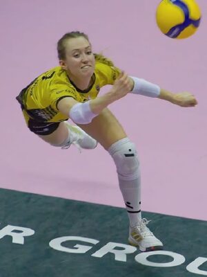 Lara Caravello volleyball